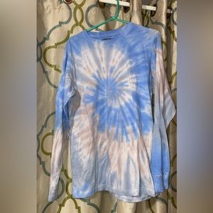 Long sleeve top. Very soft